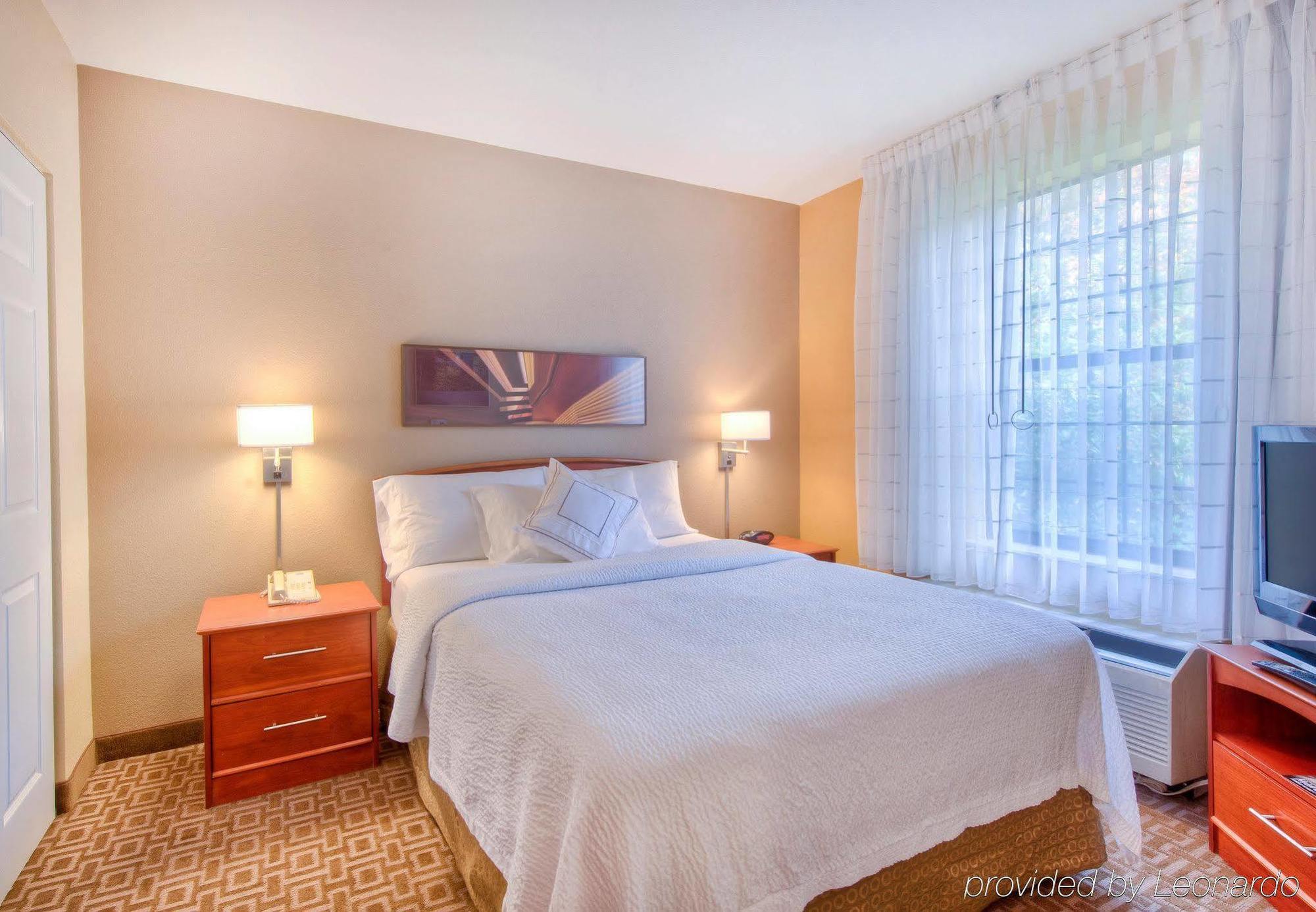 Towneplace Suites Charlotte University Research Park מראה חיצוני תמונה